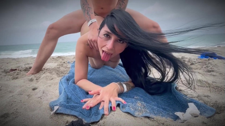 Zac the Cuckold: Точка зору: глибоке горло на пляжі з моєю зведеною сестрою у відпустці