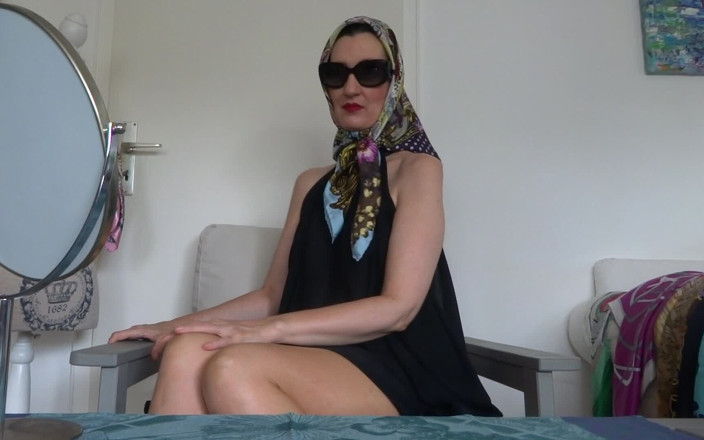 Lady Victoria Valente: Nowe szale: W studio jedwabnego dopasowywania: przymierzając chusty, neckerchiefs Część 1