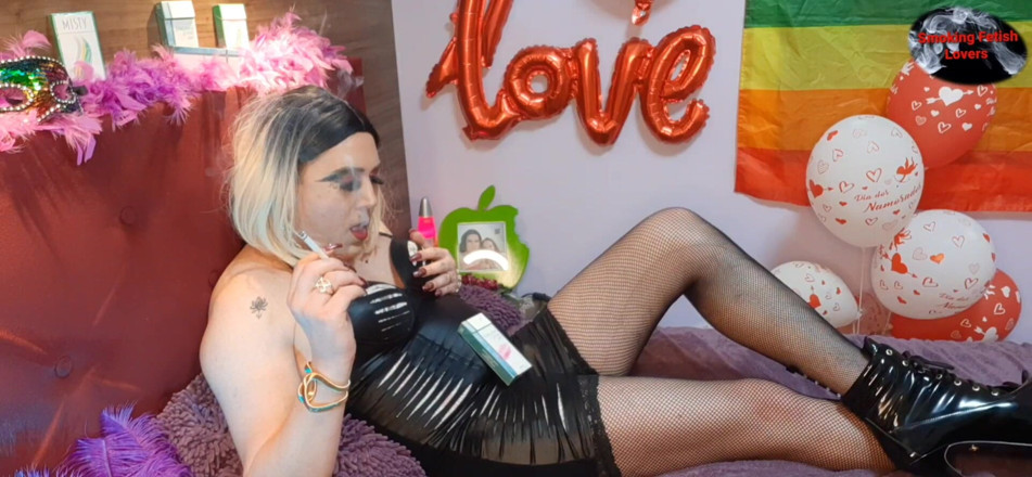 HollyCox: Svůdná Holly Kouření