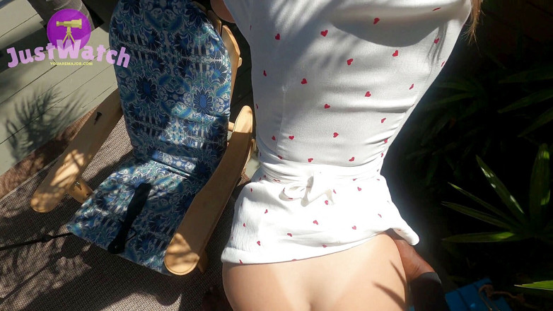 Katie Diggs: Îmi place când mă ia afară