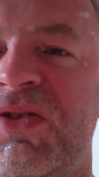 Sperma in Der Fresse
