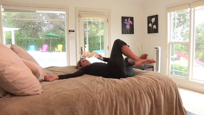 Lesbian Illusion: Zierliche lesben-orgasmus