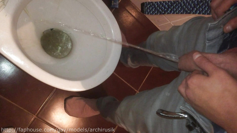 ArchiRusik: Ragazzi del bagno vengono dalla prima persona!