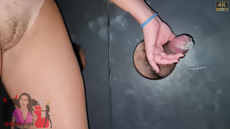 Monica Lima: Rogacz mąż zabiera żonę do Gloryhole, a niegrzeczna dziewczyna rucha wielu...