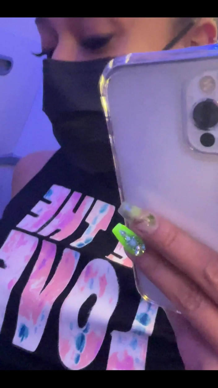 Jolla PR: Tôi đã quay hai video trên máy bay và tôi quên...