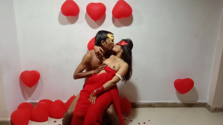 Marathi Queen F: Distracție în cuplu, Valentine Specil