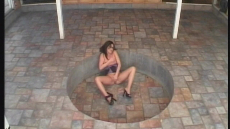 THAGSON MILFS: Milfs cachondas se empapan en una orgía fetiche grupal