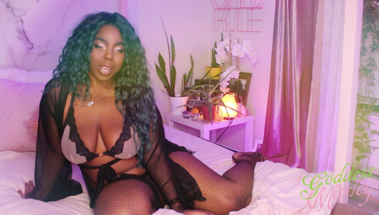Goddess Marley: Arkasından daha iyi!