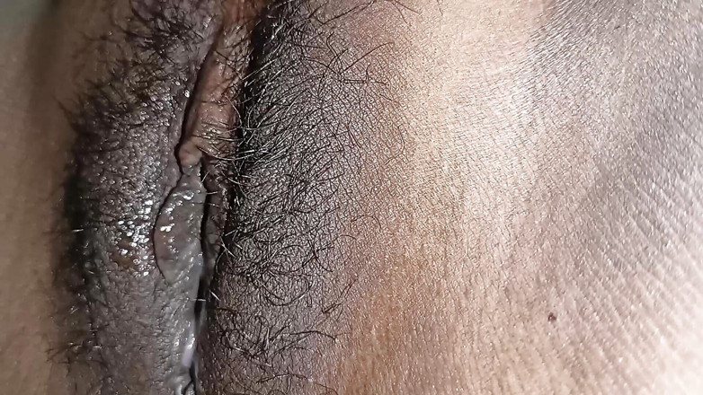 Desi Bhabhi 01: J’ai léché la chatte de ma copine
