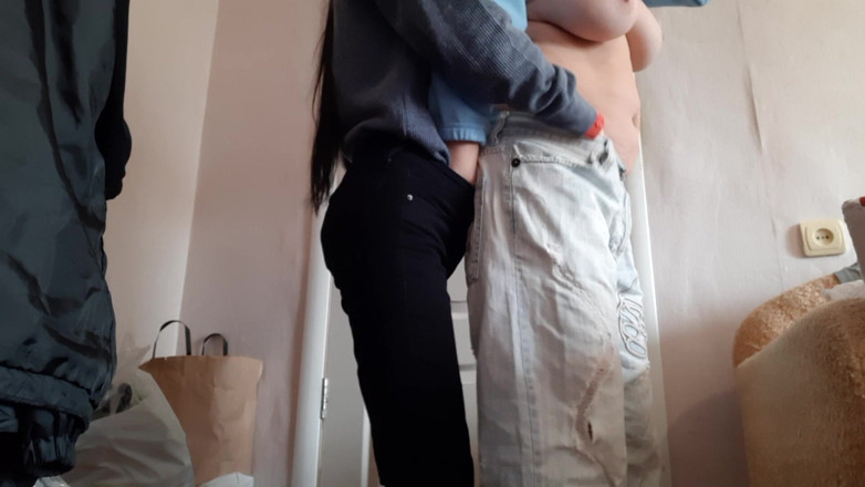 Lesbian-illusion: Ma copine et moi cachons de tout le monde que...