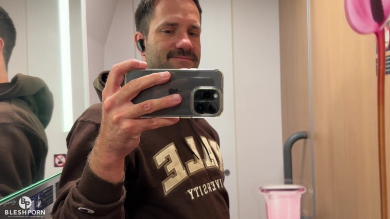 bleshporn: Éjaculation dans le train avec Tim Blesh