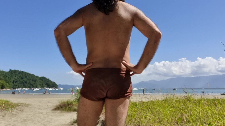 Rotss_hot: Furry genießt den Strand