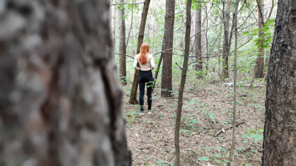 Super Jopka: Hermosa chica atrapada en el bosque
