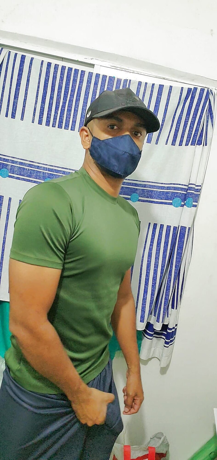 Charlieburrito: インド軍のチンポが自慰行為をされる L