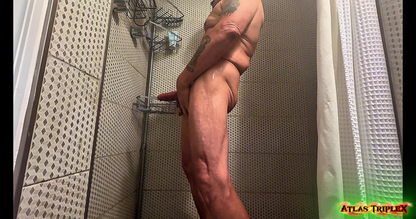 Fap daddy studio: Scena prysznicowa solo - mycie i upuszczanie ładunków