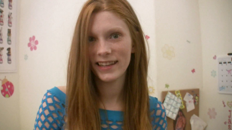 TeenXXX Stories: Амелія Роуз вперше роздягається