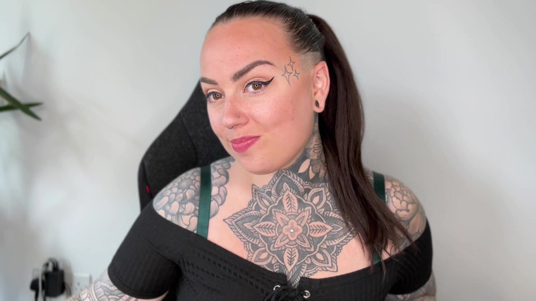 Miss Valentina: Rich findom balg