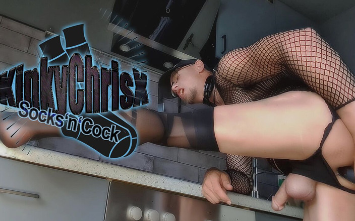 KinkyChrisX: Kinkychrisx fickt sich in Nylons und einem netzhemd