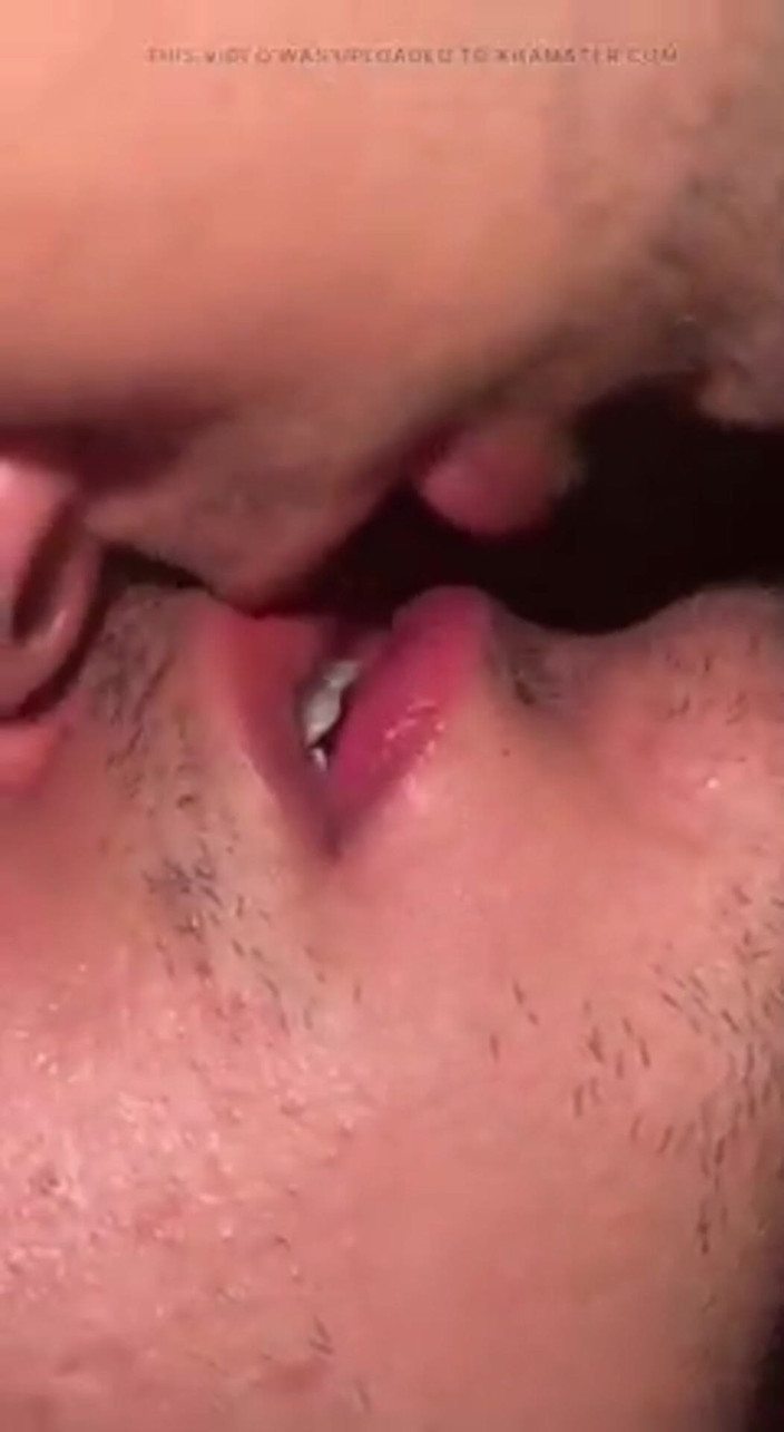 Arab gay sex: Léchage de cul poilu