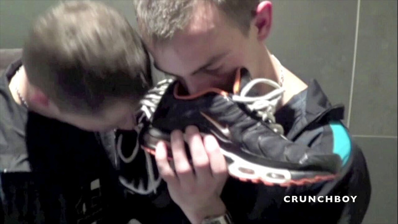 Raw French Bad boys: Fetyszowe trampki ekstremalne upokarzanie dla badboys twinks