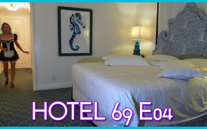 Milf Stella: Zimmermädchen ging auf mich nackt rein - Hotel 69 E04 - MILF Stella