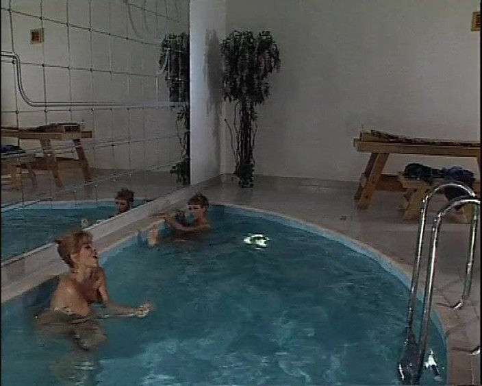 Top Line video: Milly D'Abbraccio dans La professoressa di lingue SC 03, une scène...