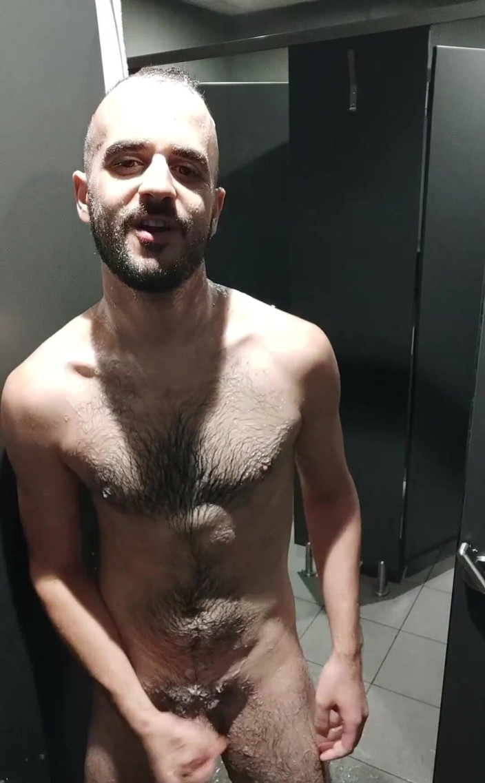 Xisco: J'adore passer des moments sous les douches de sport !