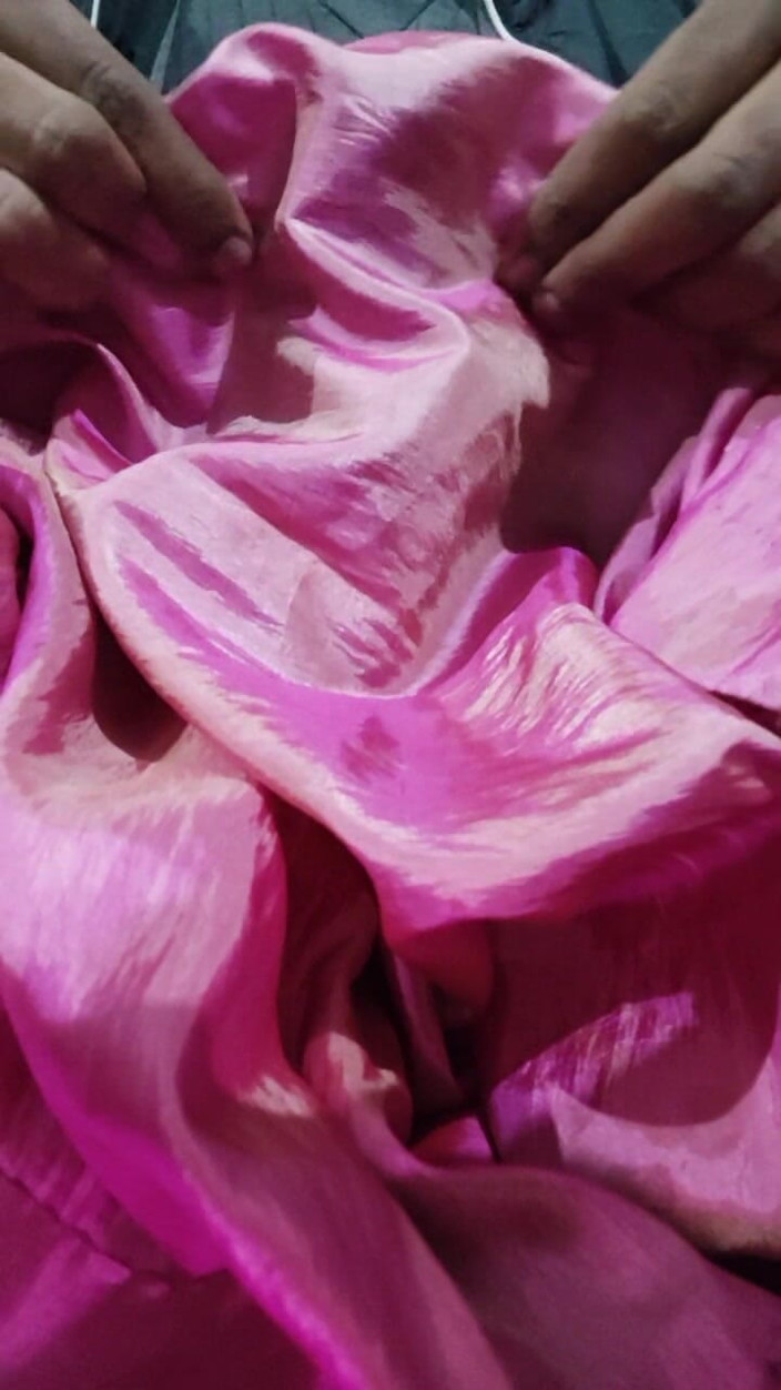 Satin And Silky: Porno de branlette en satin et soie - caresse de la...