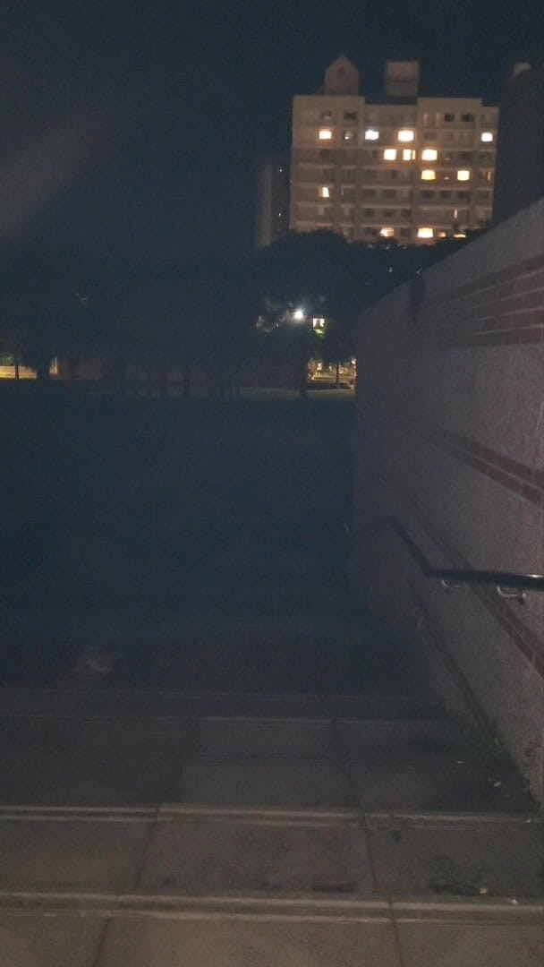NotAFuta: Exibicionista do parque à noite: Exibicionista Gina
