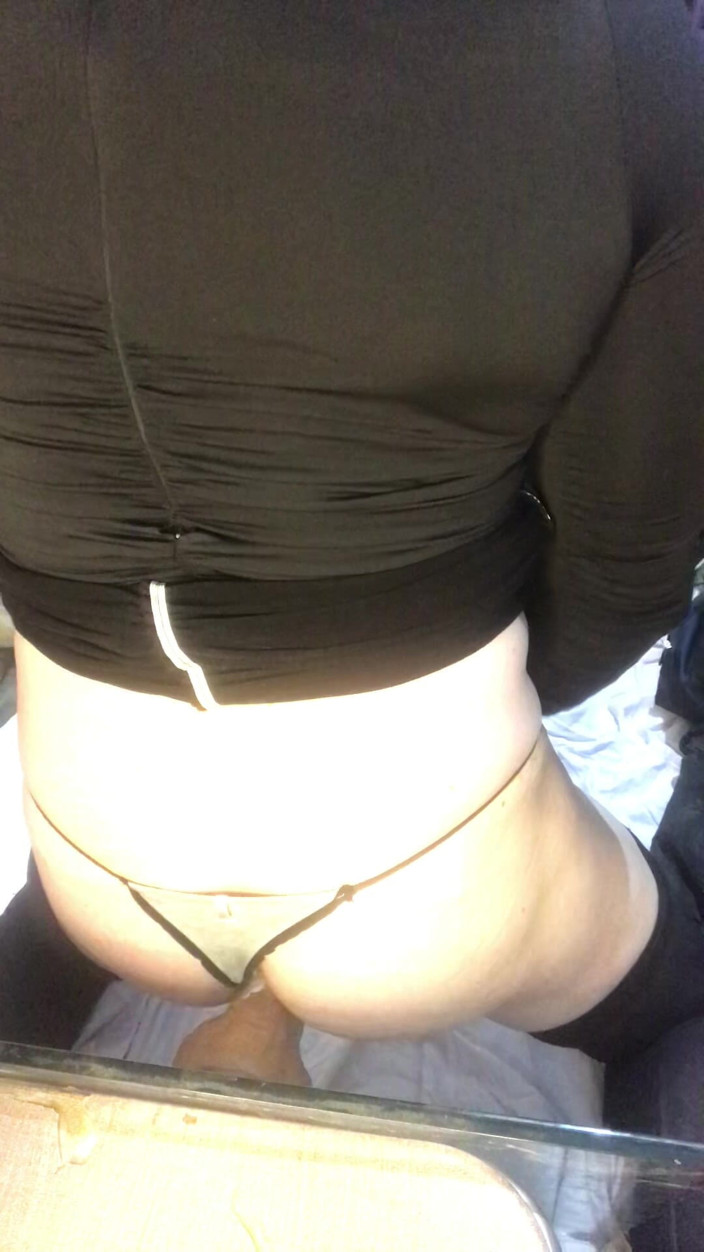 Rhylee: Chịch qua đường lỗ hậu