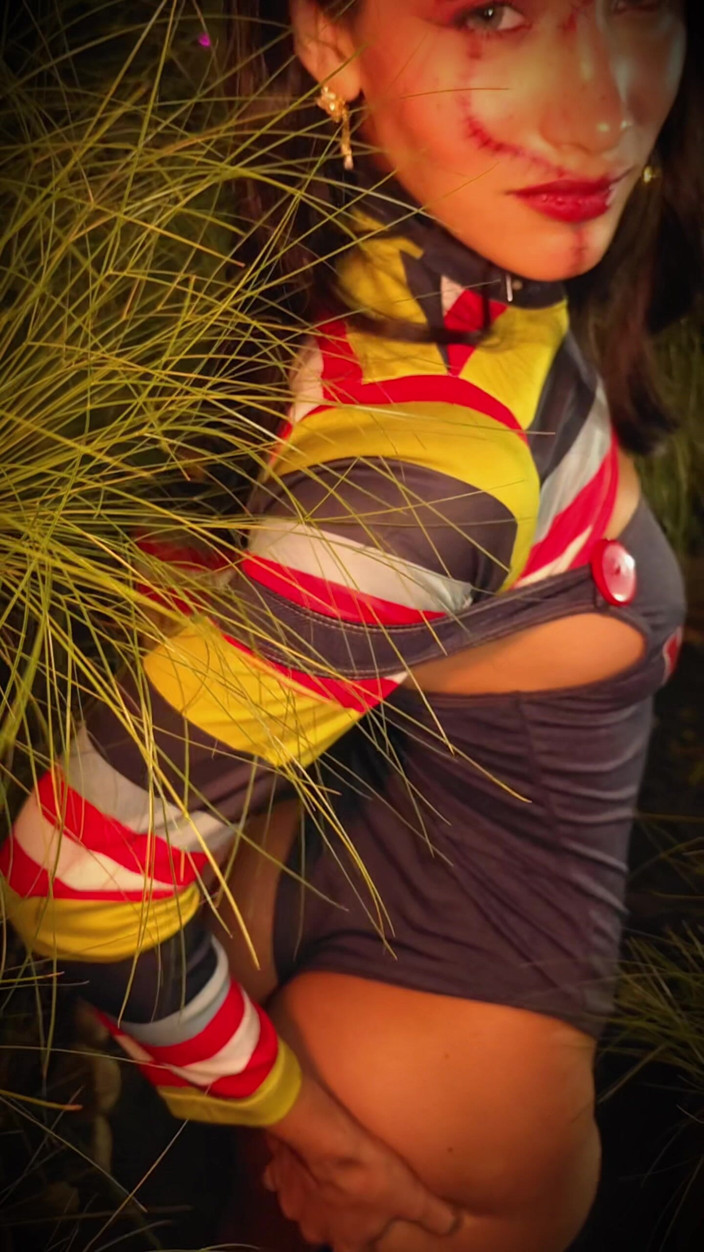 Carolina Guerrero: Latina Memiliki Semprotan Yang Kaya Pada Halloween