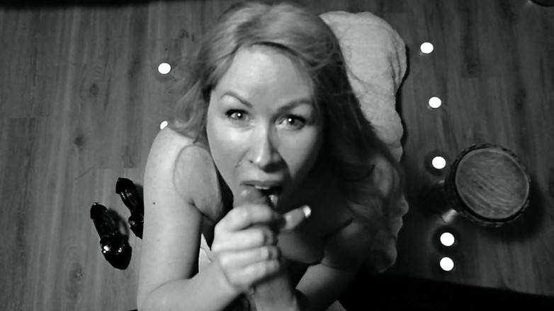 Dirtybitch4Cum: Manželky těchto starých mužů mě požádaly, abych je sál, abych...