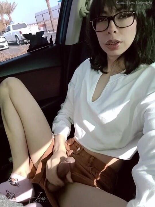 Kawaii Jess: Je me caresse dans ma voiture, version complète