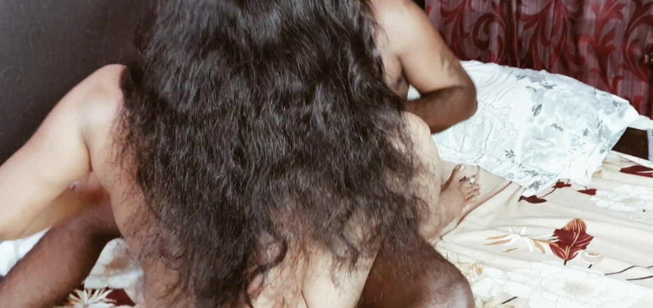 Anu4sum: Jag knullade Maya Bhabhi under dagen