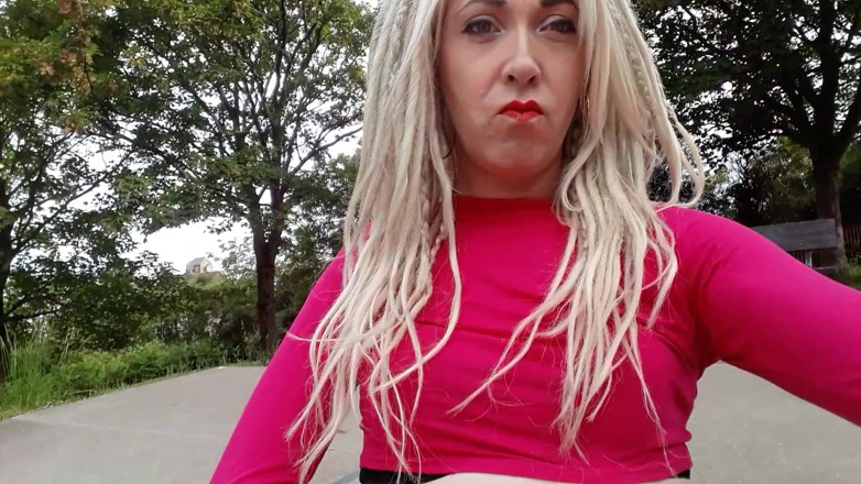 The Midnight Minx: Versautes skater-mädchen