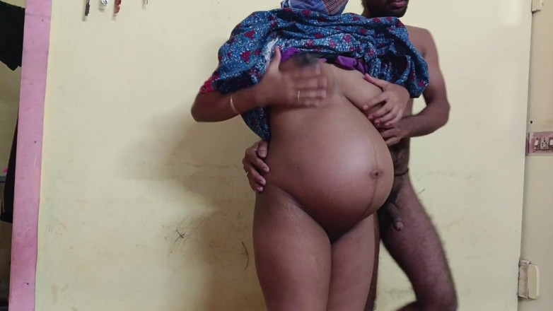 Jekka: मैं गर्भावस्था के साथ बहुत कामुक हूं, कृपया मुझे जोर से चोदो!