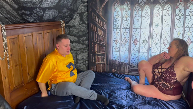 Aaexperiencesltd: Частина 2:- Доміна Сатана &amp; Едді отримує покарання фейсситінгом.