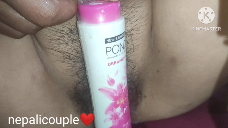 Nepalisexycouple: 나는 내 보지 안에 작은 병을 넣었다. Puti Chilaayera Hairaan Bhayo 말라이