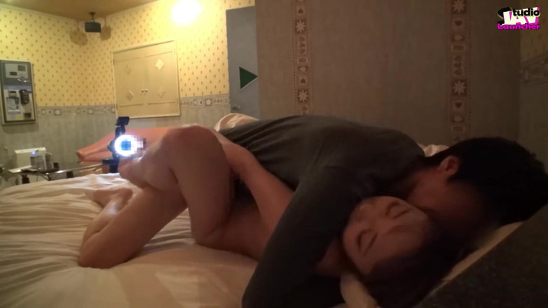 Studio JAV Launcher: Allegra signora dell'ufficio sorride mentre lo porta alla base e...