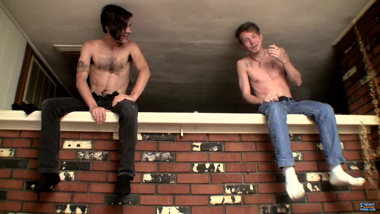 Straight naked thugs: Nadržení kluci si vymrchnou všude!