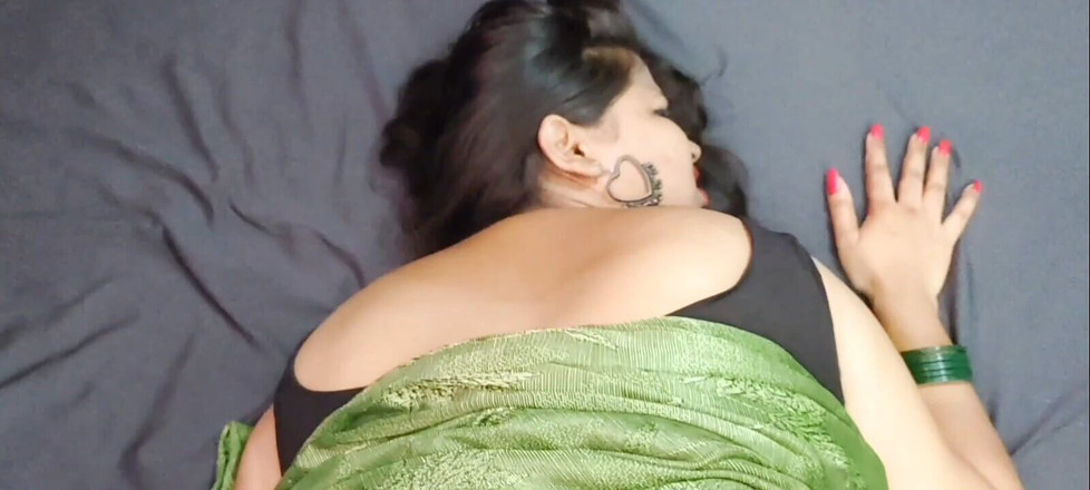 Sexykajalbhabhi: En voyant la bite en érection, de l’eau a commencé à sortir...