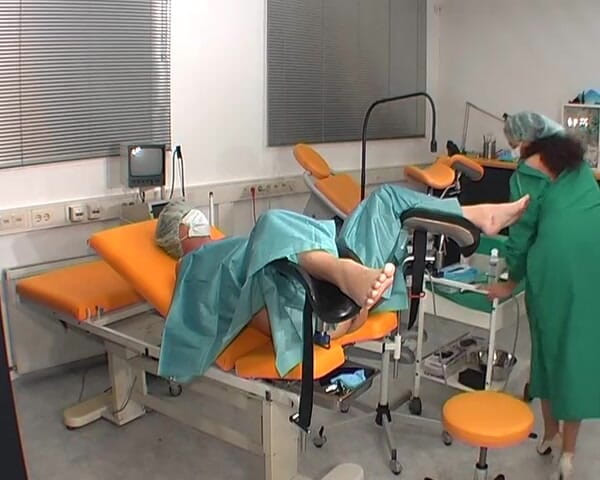 Rubber & Clinic Studio - 1ATOYS: मुठ्ठी घुसाने के साथ एनलेक्सम