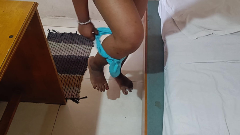 Kaira sweetie: Moglie indiana mallu che si gode un po' di sfregamento...