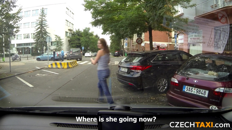 Czech Taxi: Cewek nympho yang cantik muncrat