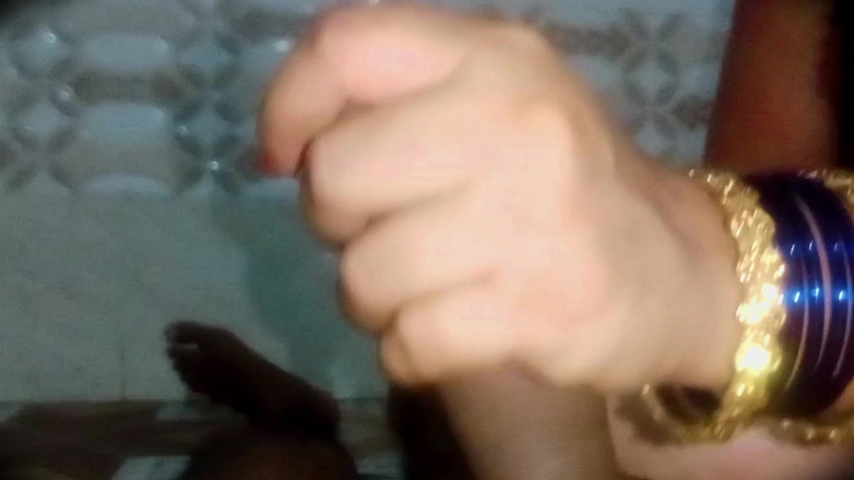 Zyan_rocky: İlk yeni evli ateşli yenge emiyor ve elle muamele çekiyor