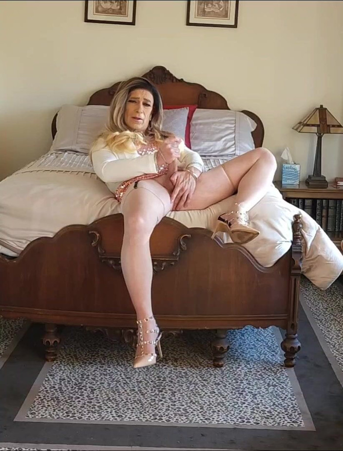 Cassandra Lovit: Hãy chơi trước buổi hẹn hò của chúng tôi!