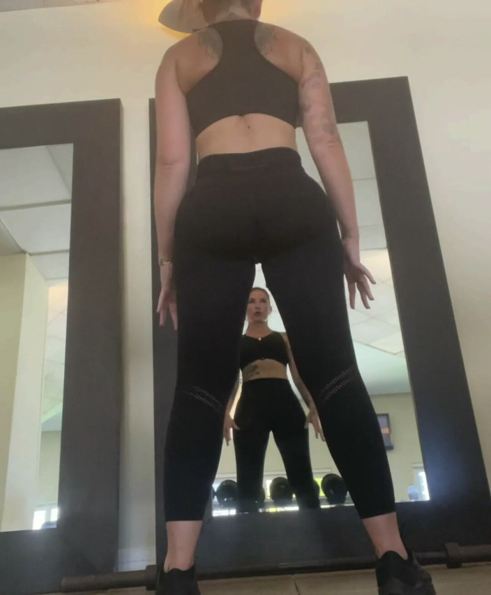 Adreena Winters: Motivazione del lunedì in palestra