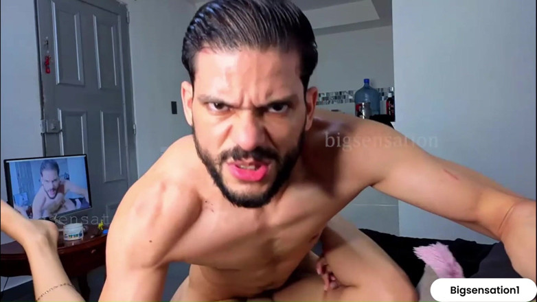 Bigsensation21: Збочений зведений брат трахає мене без презерватива