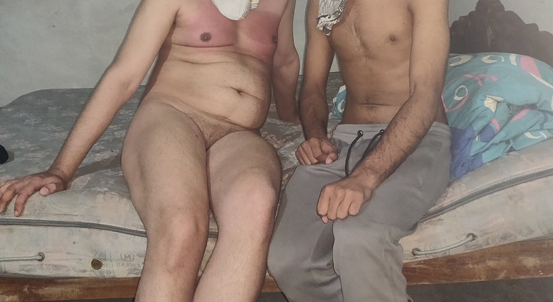 Rabbyal khan: Băiat sexy care face sex cu doi tati desi