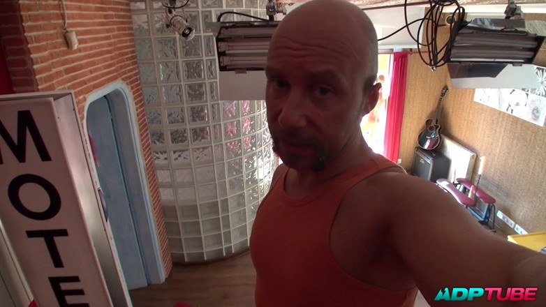 ADP Tube: Trio anal cu doi maturi de cur perfect infato